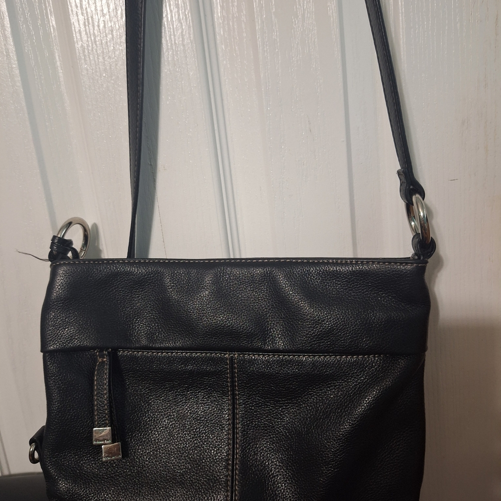 Classic Black Leather Crossbody Bag - Sleek Everyday Style